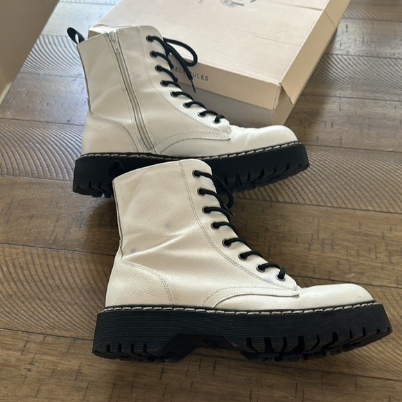 Sincerely Jules Harley White Boots - Picture 6 of 11